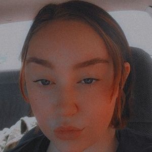 Meet your Posher, Alexia